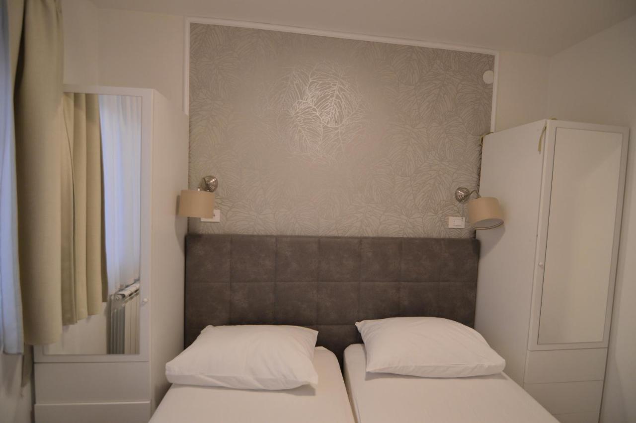 Apartments By The Sea Starigrad, Paklenica - 16421 Exterior photo