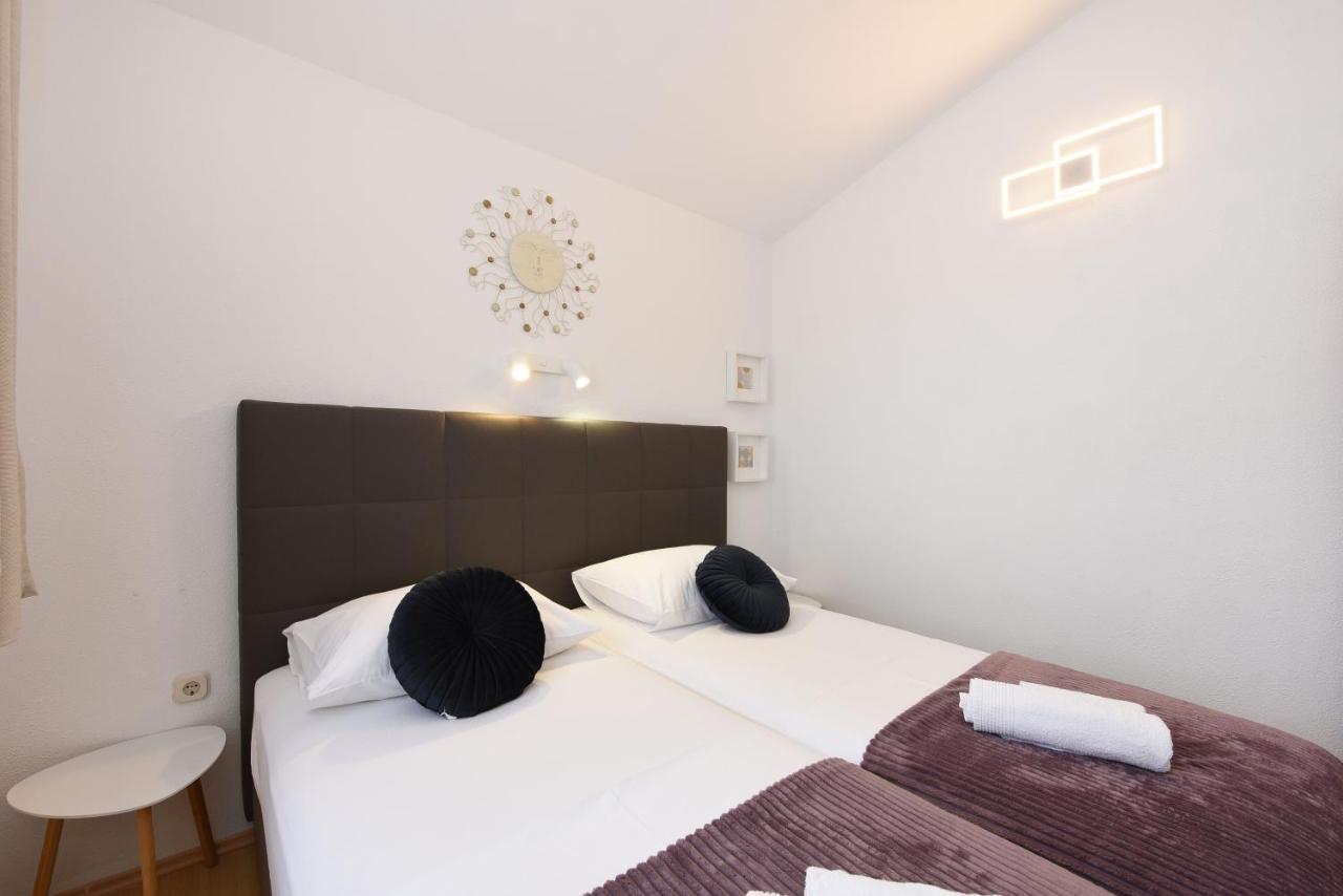 Apartments By The Sea Starigrad, Paklenica - 16421 Exterior photo