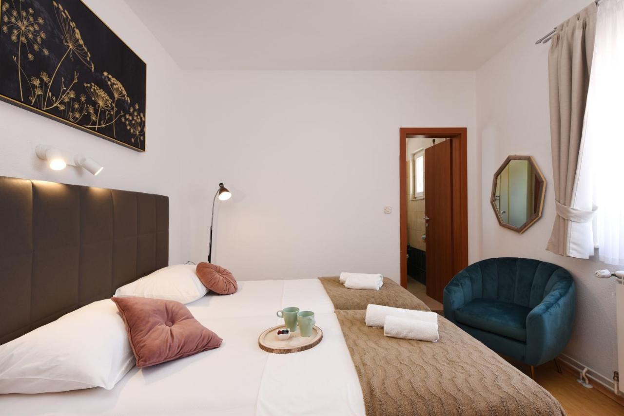 Apartments By The Sea Starigrad, Paklenica - 16421 Exterior photo